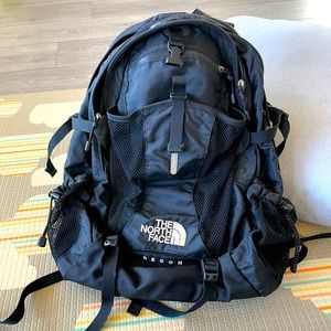 North face recon backpack